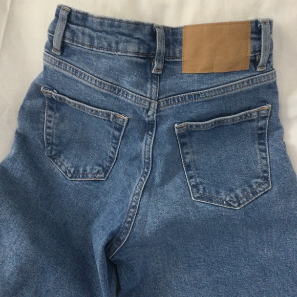 H&M Divided High Waisted Jeans - Picture 2 of 6
